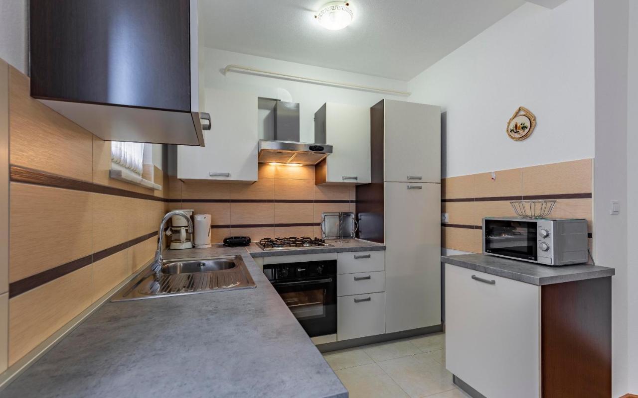 Istriensonne - Apartments Veruda Mit Grillterrasse Pula Zewnętrze zdjęcie