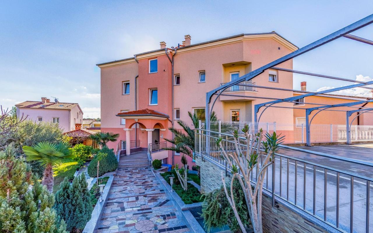 Istriensonne - Apartments Veruda Mit Grillterrasse Pula Zewnętrze zdjęcie