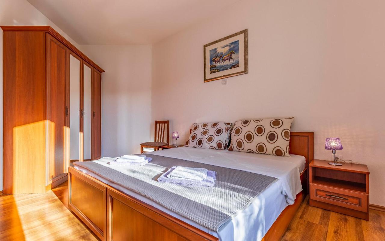 Istriensonne - Apartments Veruda Mit Grillterrasse Pula Zewnętrze zdjęcie