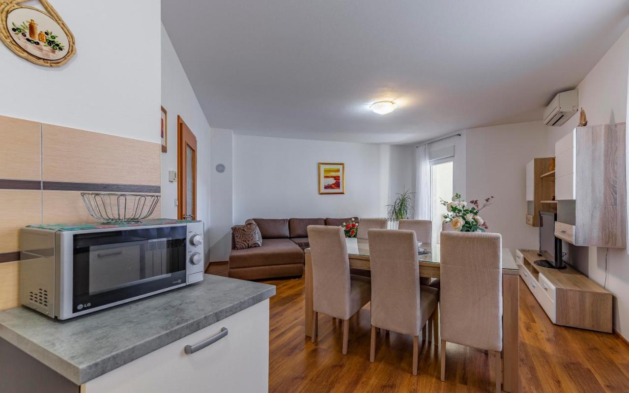 Istriensonne - Apartments Veruda Mit Grillterrasse Pula Zewnętrze zdjęcie