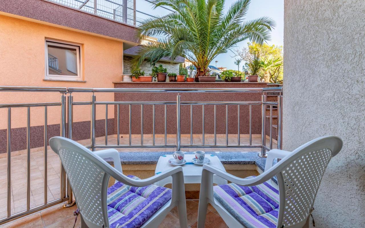Istriensonne - Apartments Veruda Mit Grillterrasse Pula Zewnętrze zdjęcie