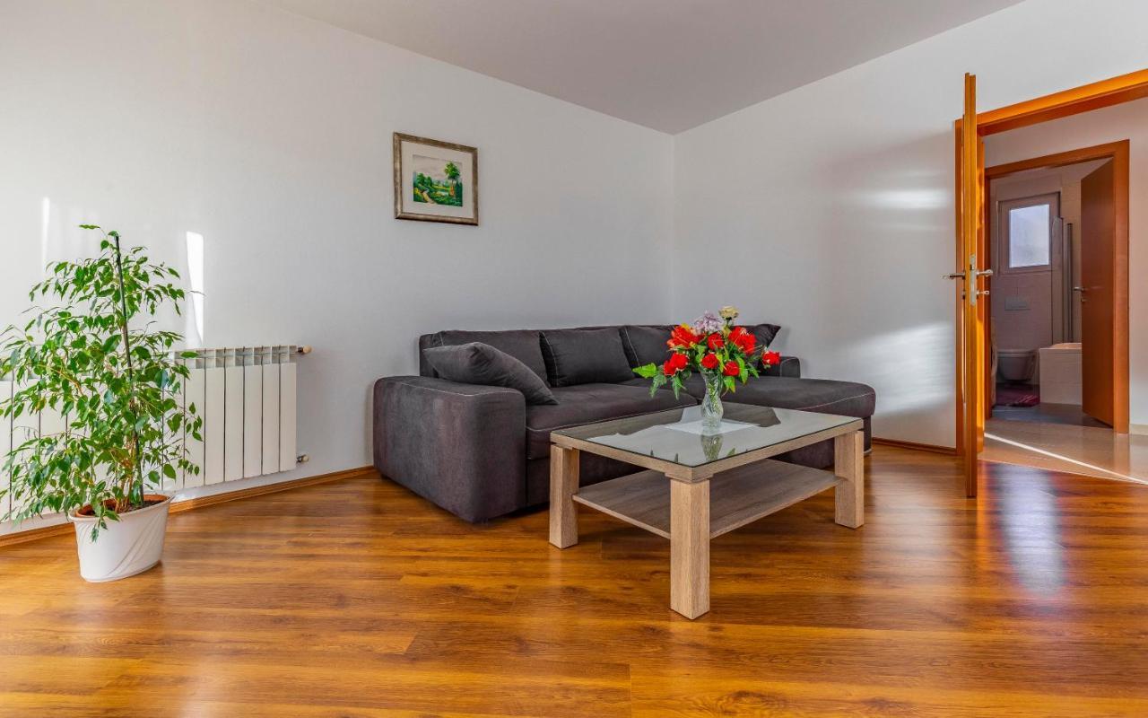 Istriensonne - Apartments Veruda Mit Grillterrasse Pula Zewnętrze zdjęcie