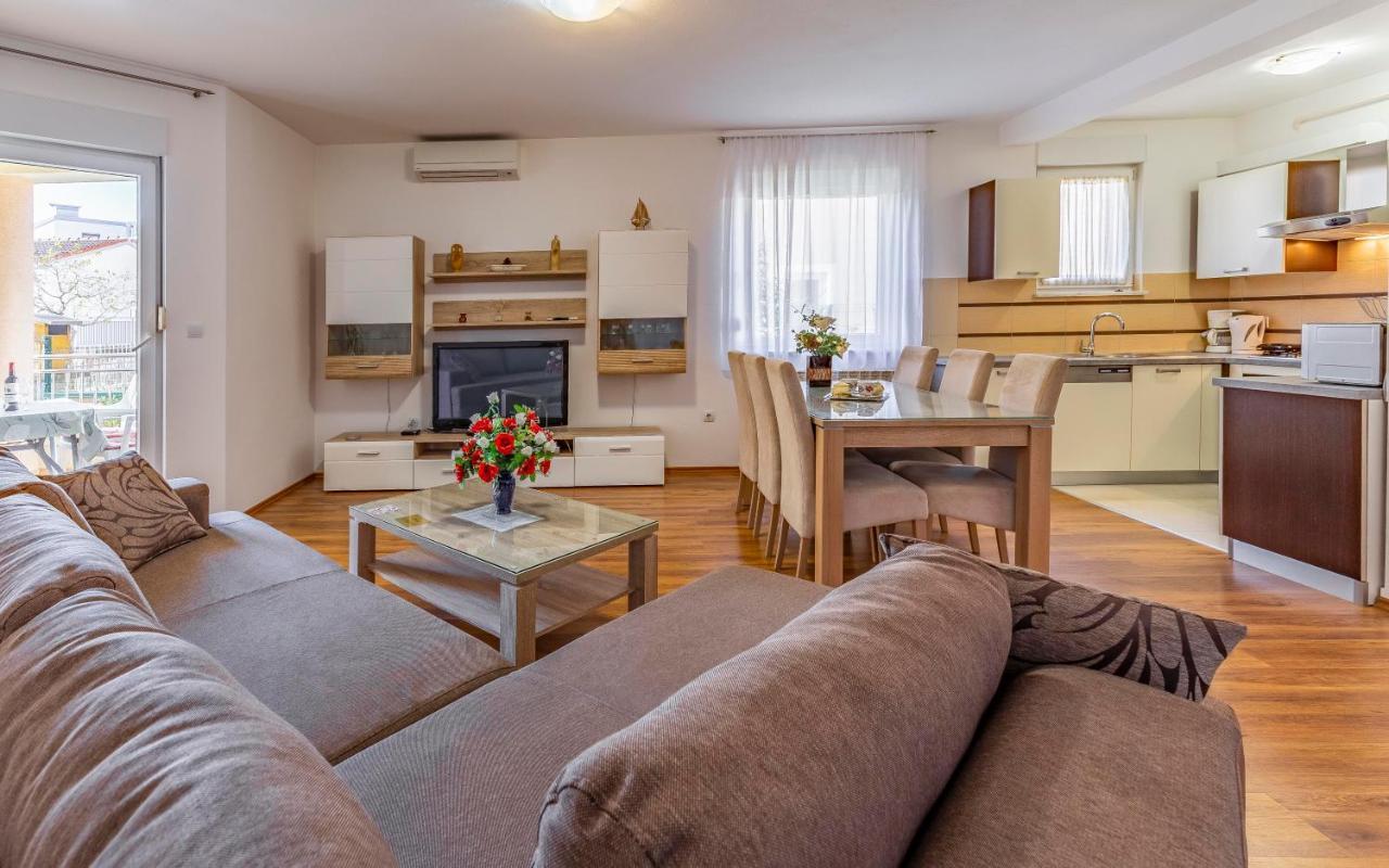 Istriensonne - Apartments Veruda Mit Grillterrasse Pula Zewnętrze zdjęcie