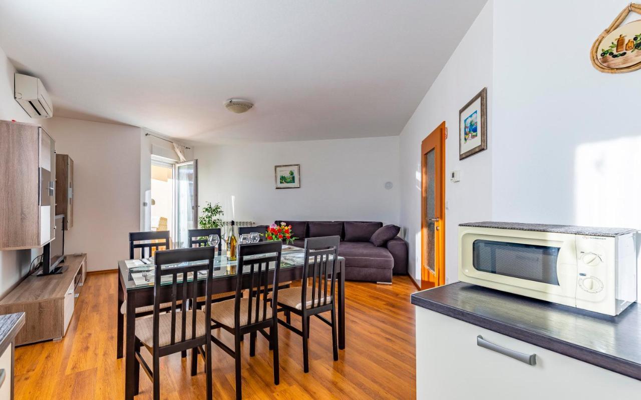 Istriensonne - Apartments Veruda Mit Grillterrasse Pula Zewnętrze zdjęcie