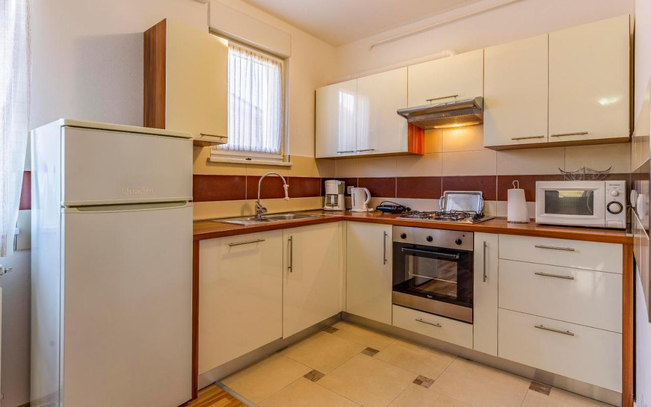 Istriensonne - Apartments Veruda Mit Grillterrasse Pula Zewnętrze zdjęcie