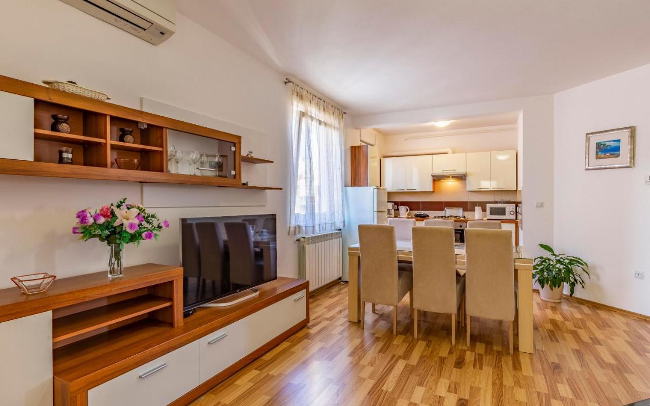 Istriensonne - Apartments Veruda Mit Grillterrasse Pula Zewnętrze zdjęcie