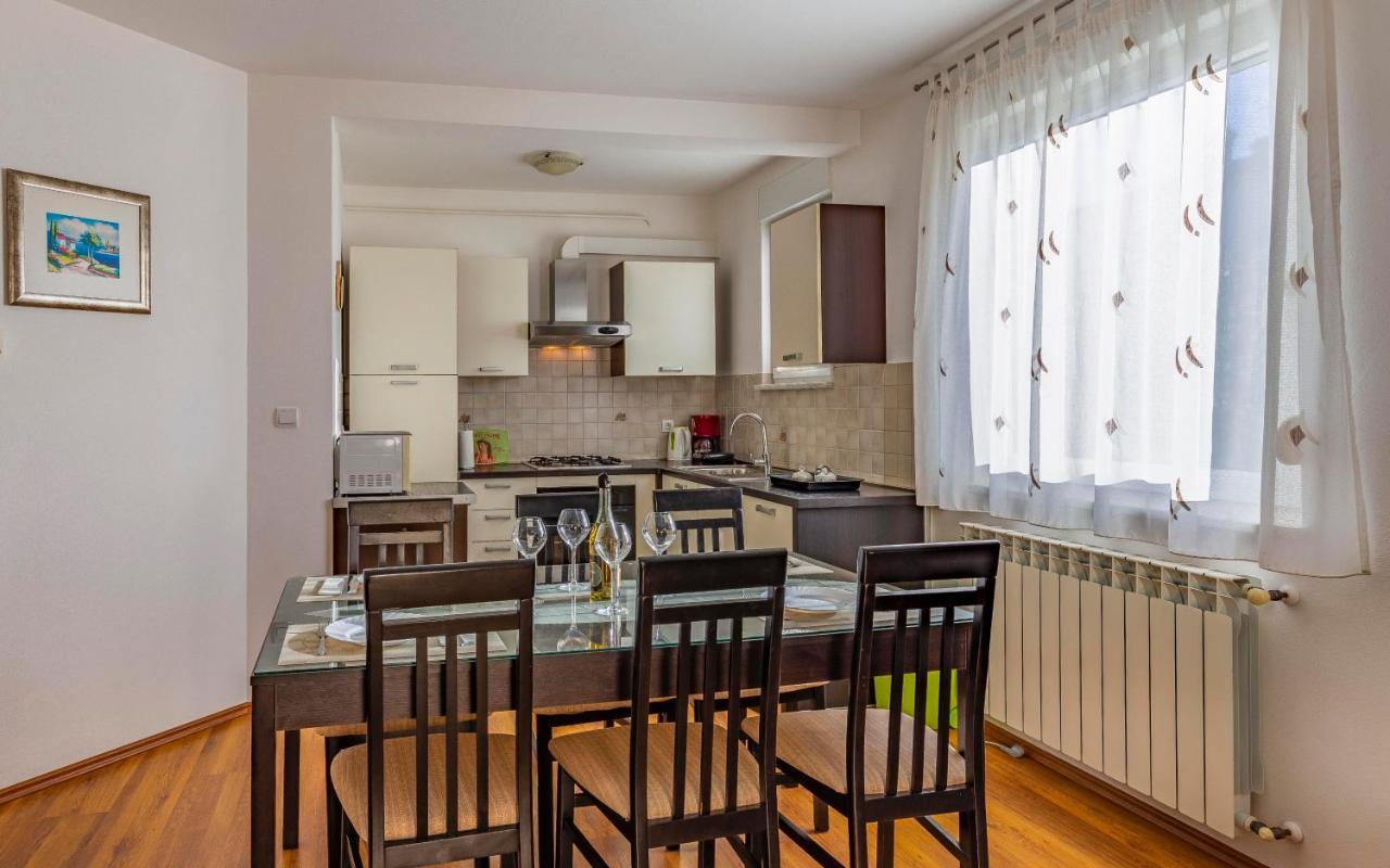 Istriensonne - Apartments Veruda Mit Grillterrasse Pula Zewnętrze zdjęcie