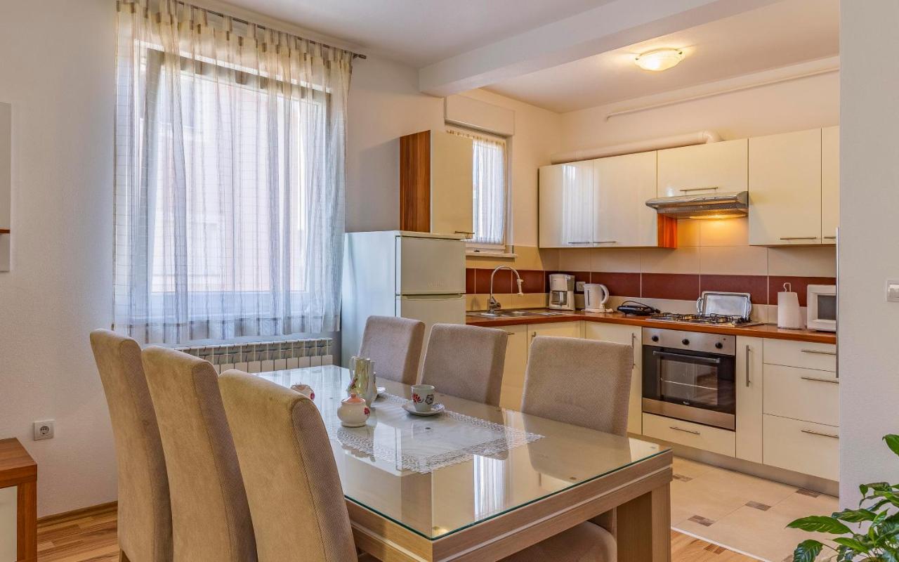 Istriensonne - Apartments Veruda Mit Grillterrasse Pula Zewnętrze zdjęcie