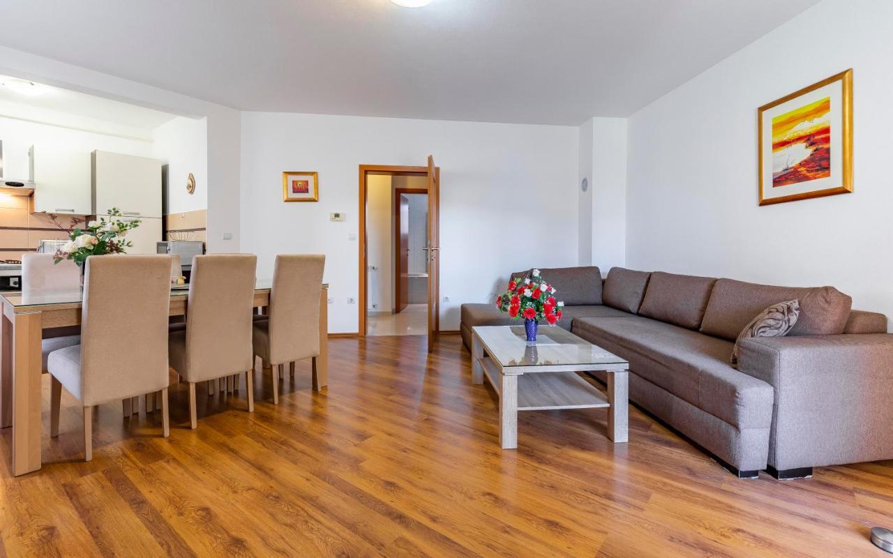 Istriensonne - Apartments Veruda Mit Grillterrasse Pula Zewnętrze zdjęcie
