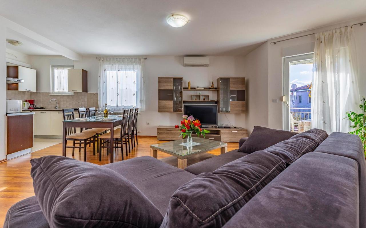 Istriensonne - Apartments Veruda Mit Grillterrasse Pula Zewnętrze zdjęcie