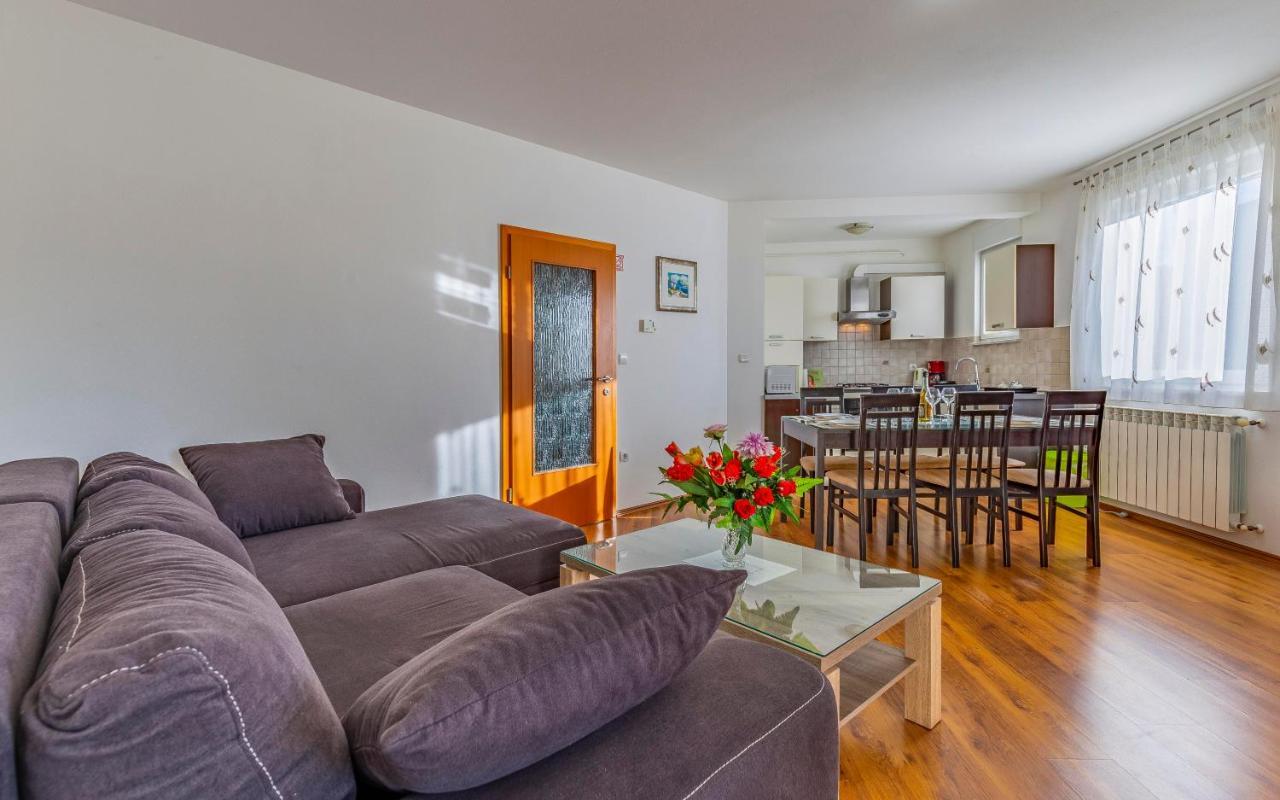Istriensonne - Apartments Veruda Mit Grillterrasse Pula Zewnętrze zdjęcie