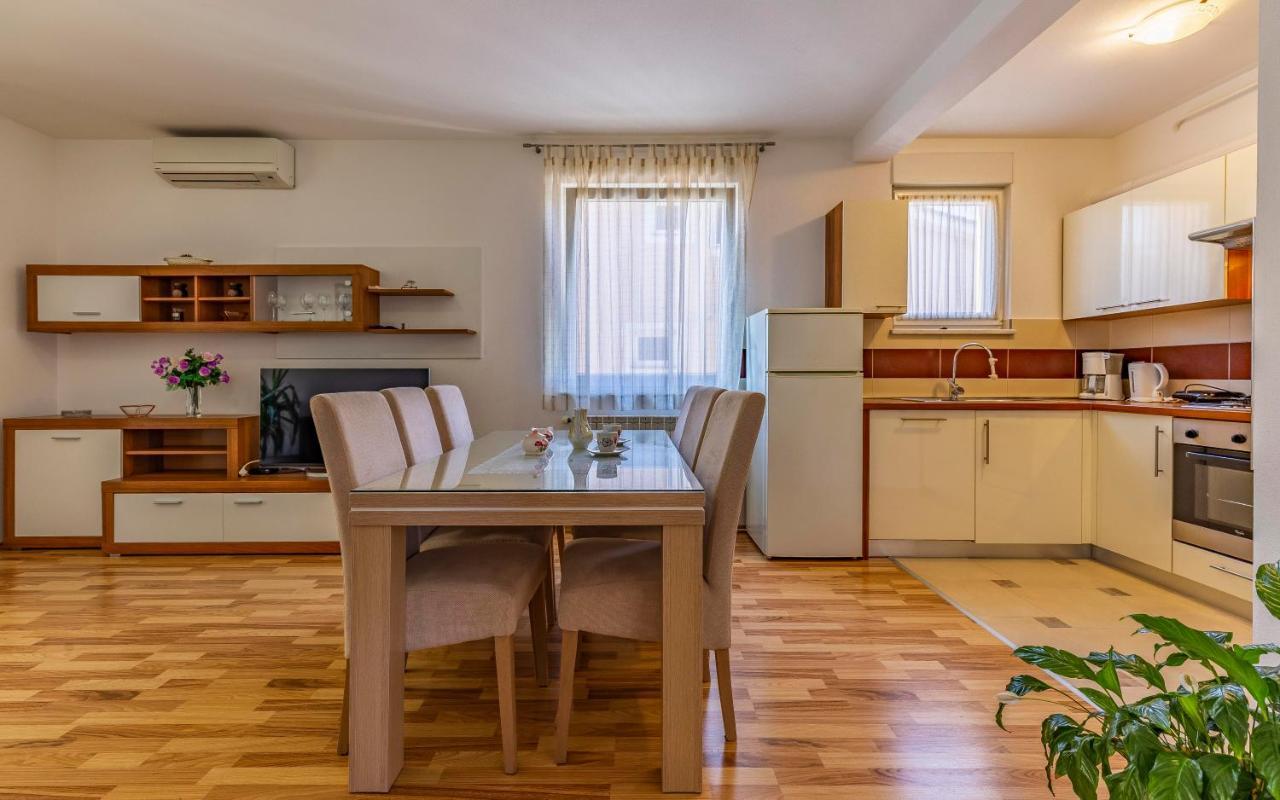 Istriensonne - Apartments Veruda Mit Grillterrasse Pula Zewnętrze zdjęcie