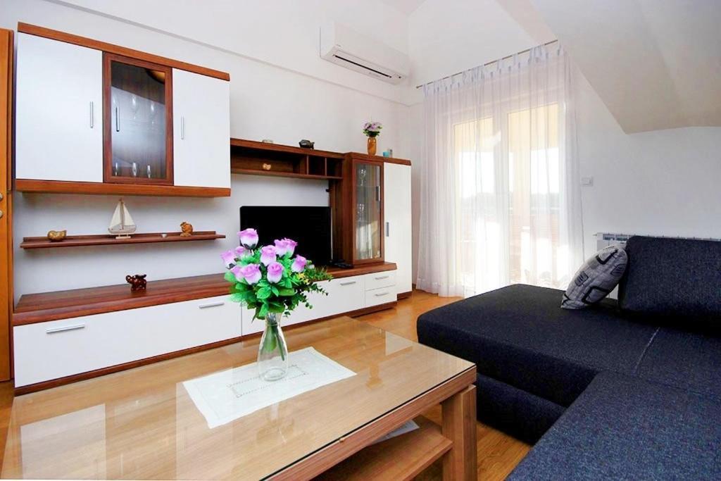 Istriensonne - Apartments Veruda Mit Grillterrasse Pula Zewnętrze zdjęcie